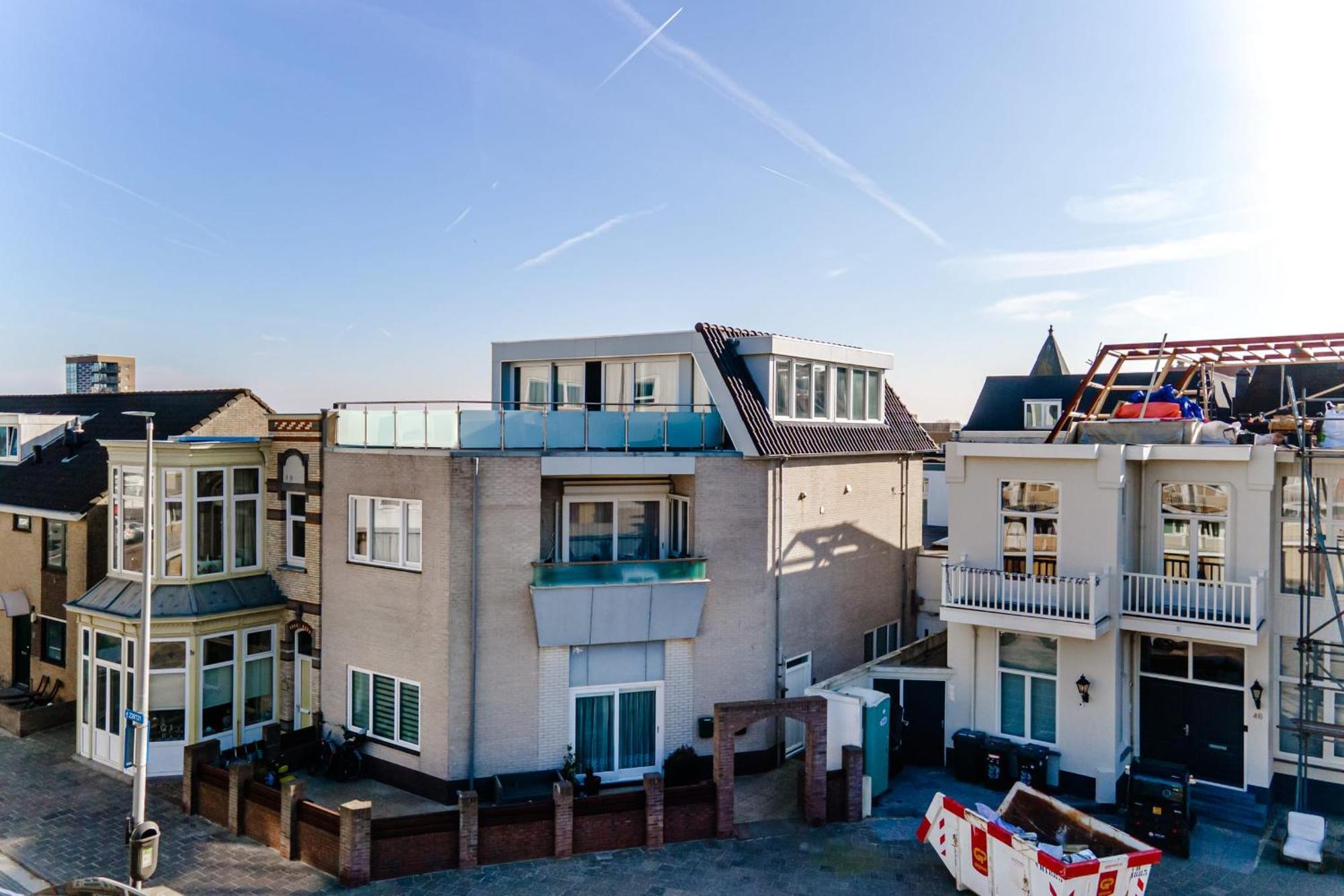 Studio Tara At The Beach With Private Parking Zandvoort Bagian luar foto