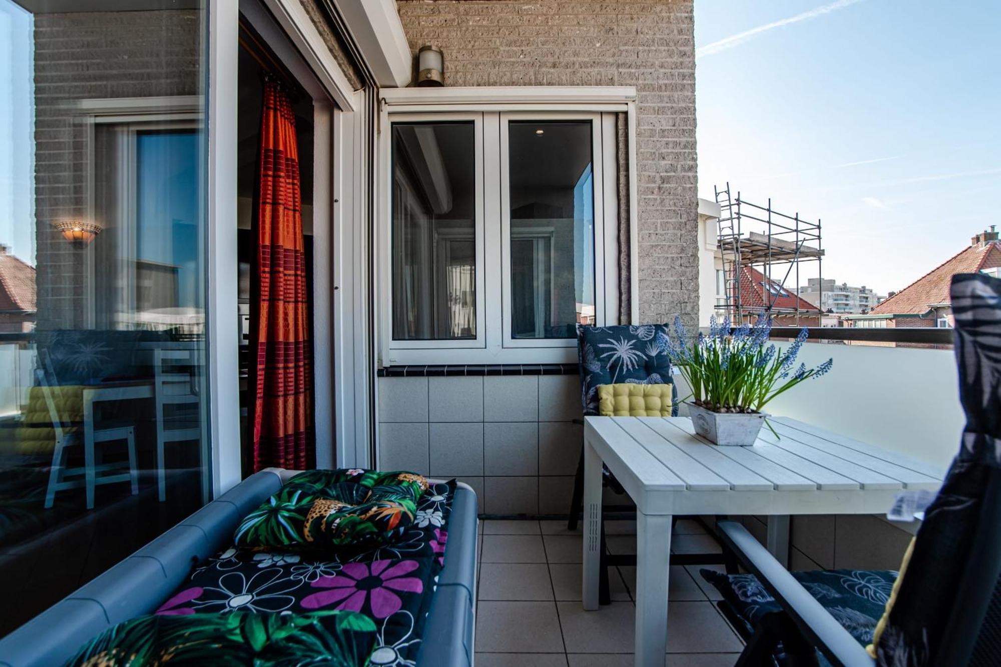 Studio Tara At The Beach With Private Parking Zandvoort Bagian luar foto