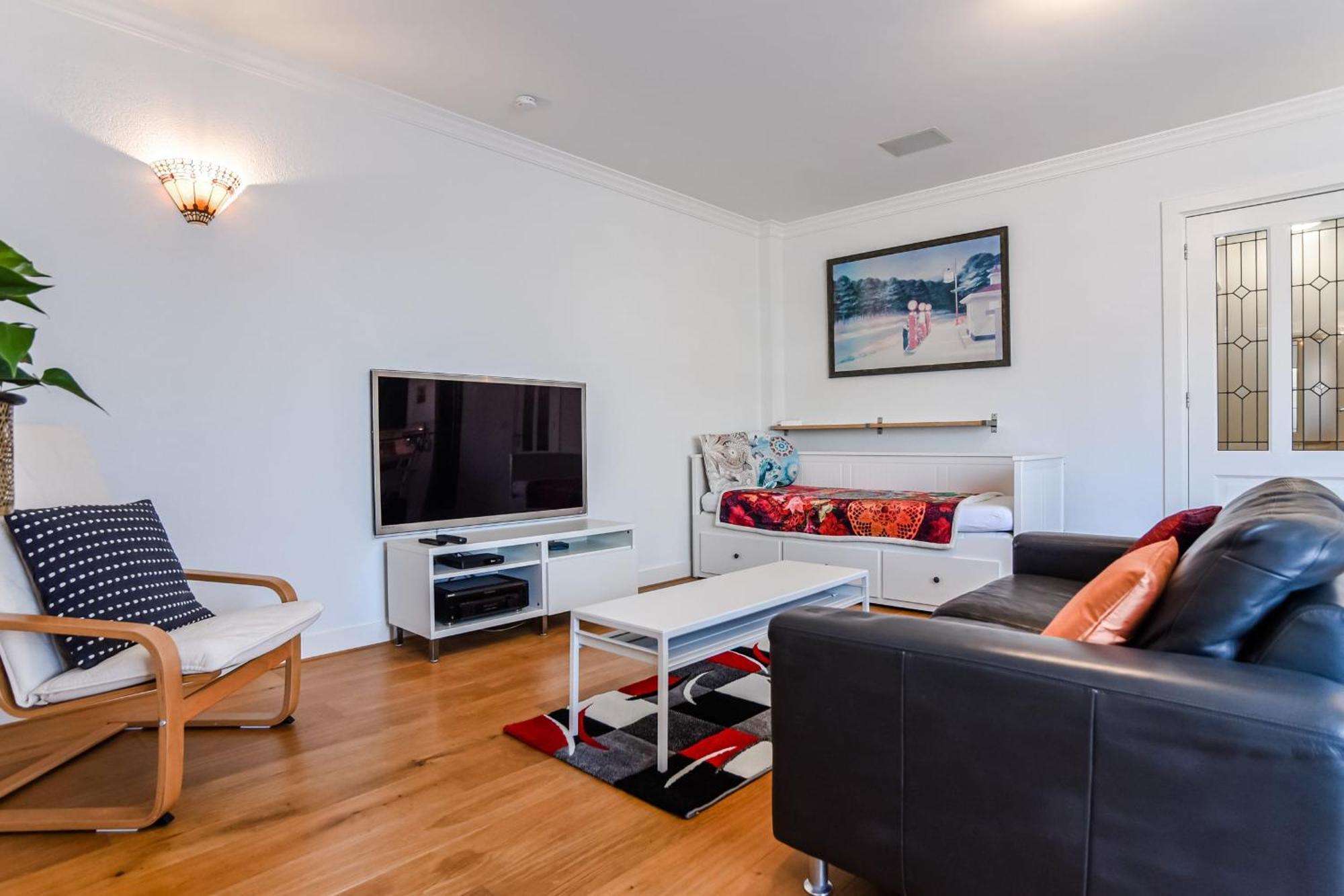 Studio Tara At The Beach With Private Parking Zandvoort Bagian luar foto