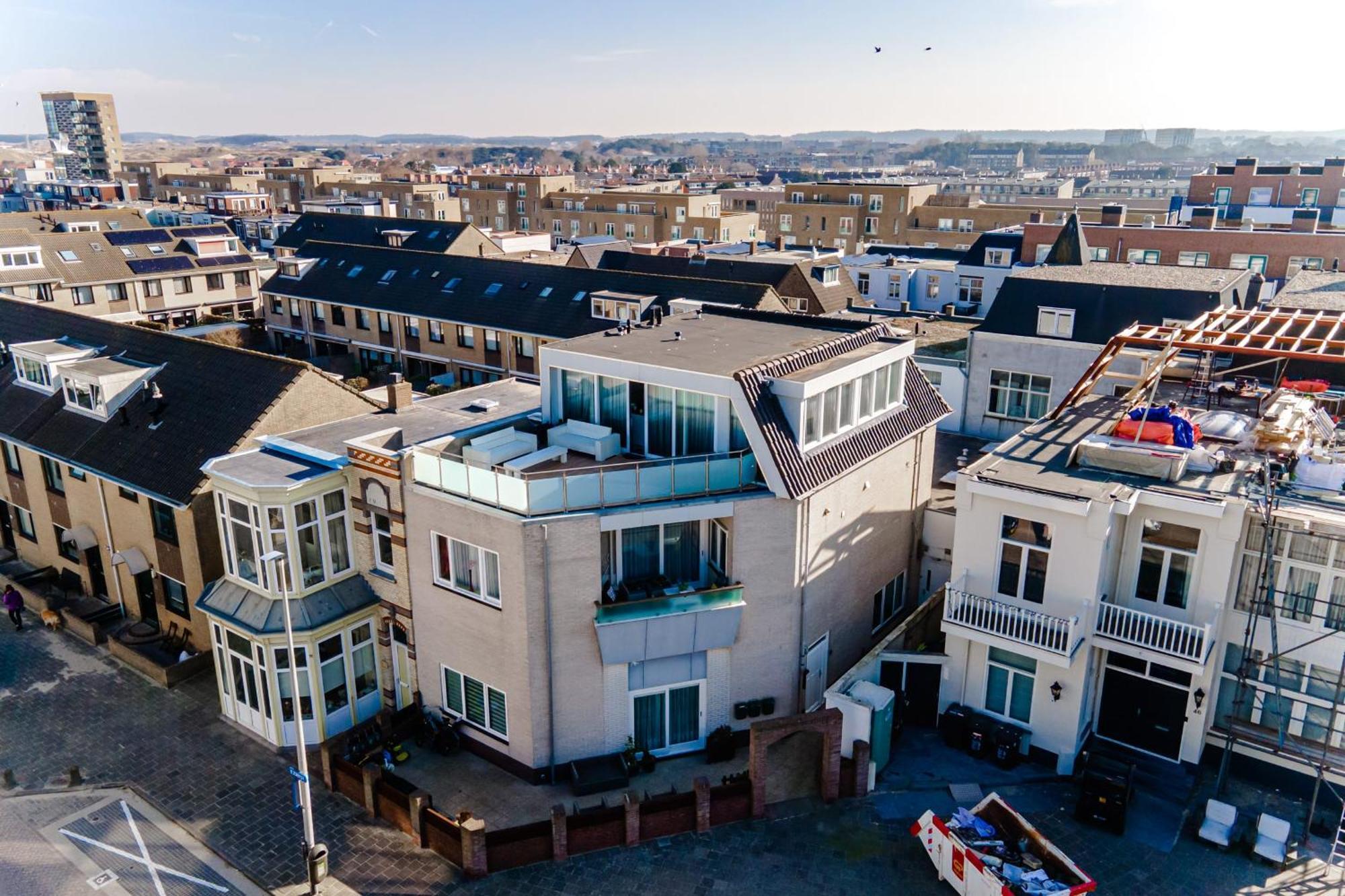 Studio Tara At The Beach With Private Parking Zandvoort Bagian luar foto